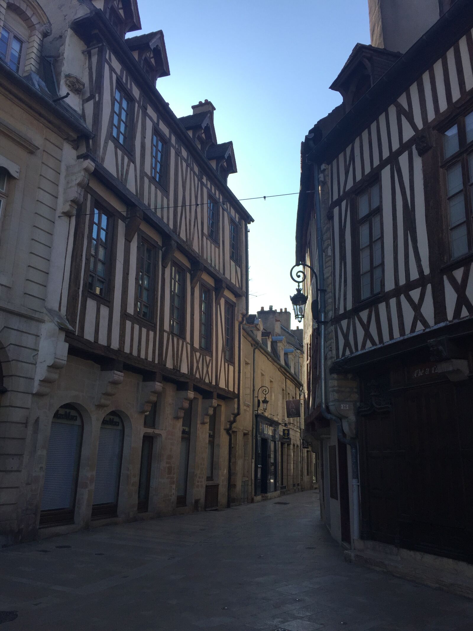 iPhone 6 back camera 4.15mm f/2.2 sample photo. France, dijon, building photography