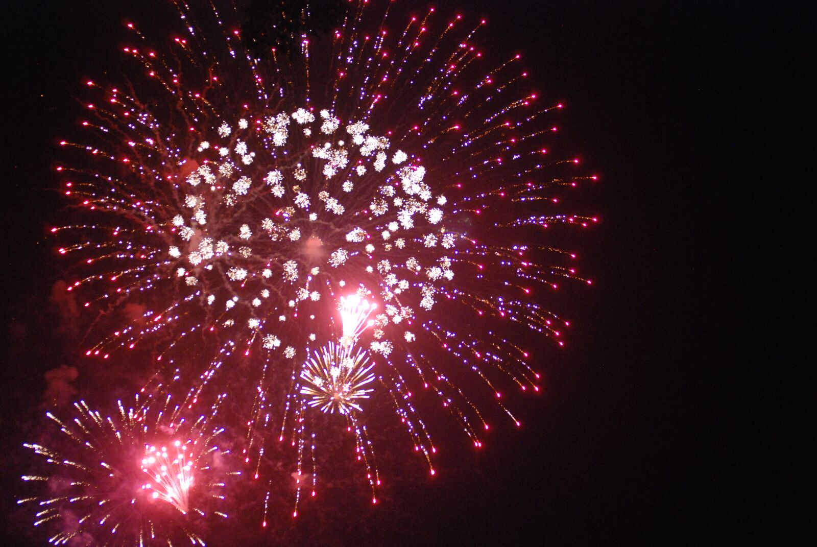 Nikon D80 sample photo. Fireworks, colorful, brilliant photography