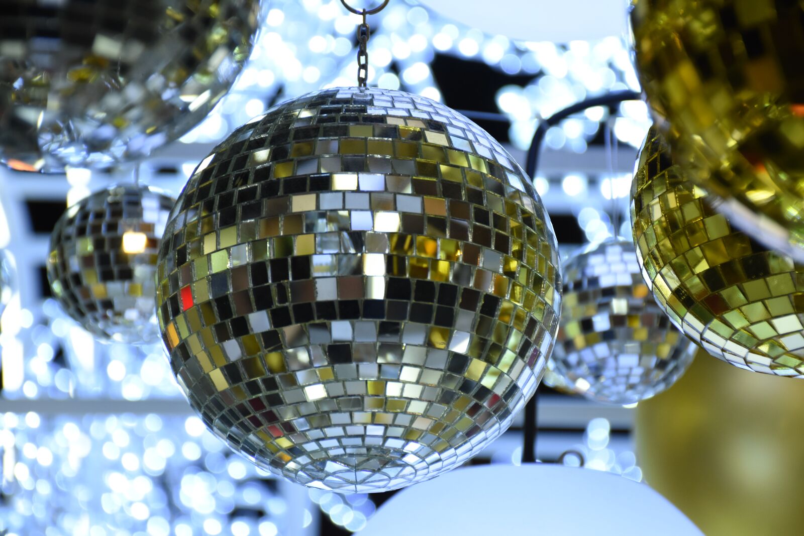 Nikon D7200 sample photo. Crystal, christmas, ball photography