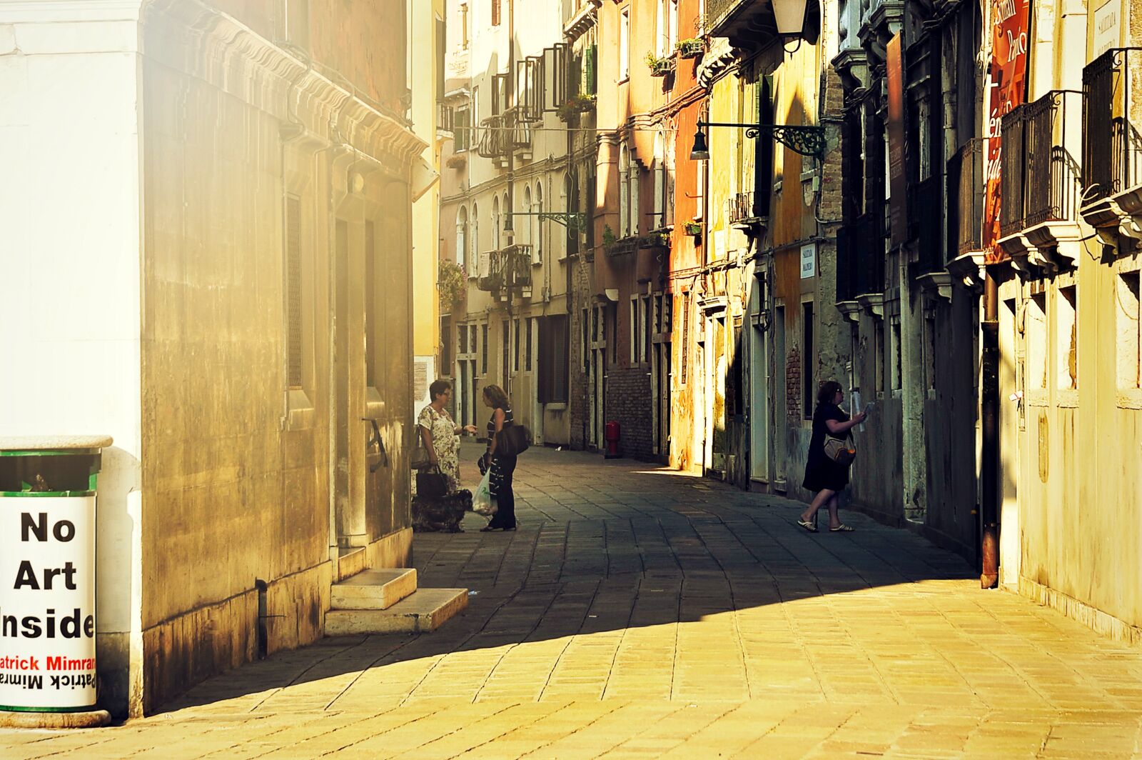 Nikon D700 sample photo. Alley, architecture, buildings photography