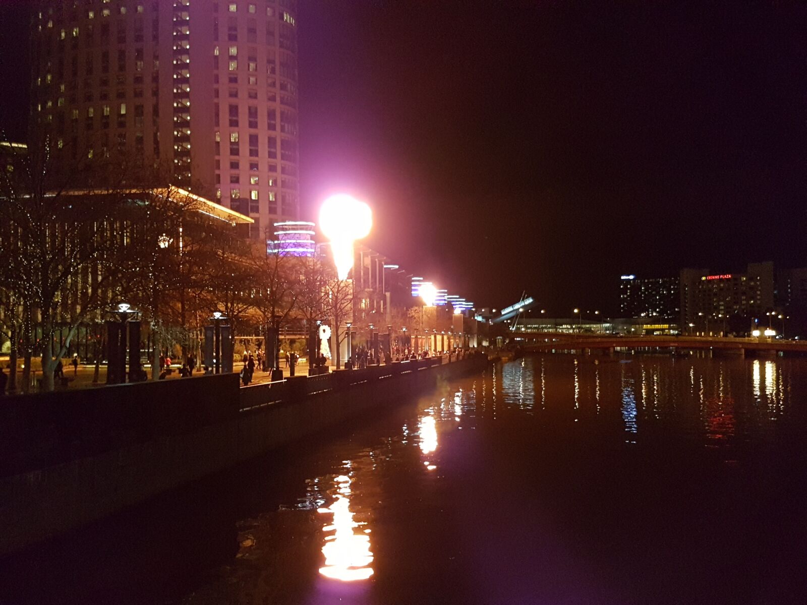 Samsung Galaxy S7 sample photo. Melbourne, south bank, flames photography