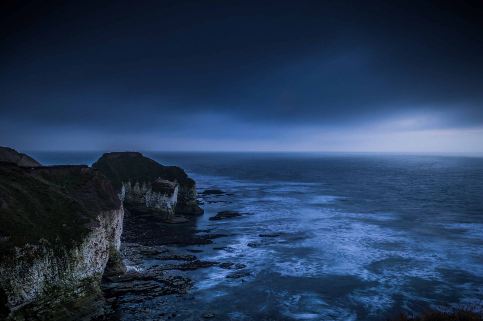 Nikon D3200 sample photo. Ocean, dusk, sunset, darkness photography