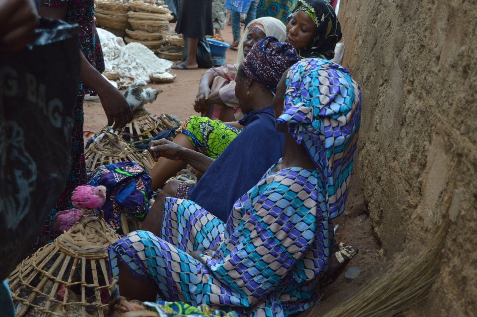 Nikon D3200 sample photo. Chicken, market, sitting photography