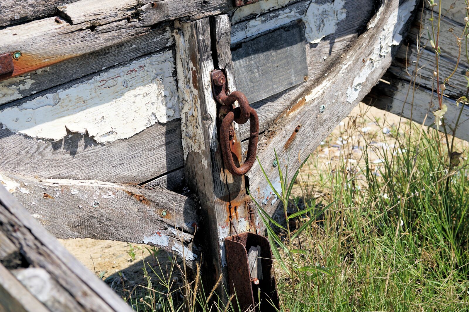 Sony a6000 + E 60mm F2.8 sample photo. Boat, old, wood photography