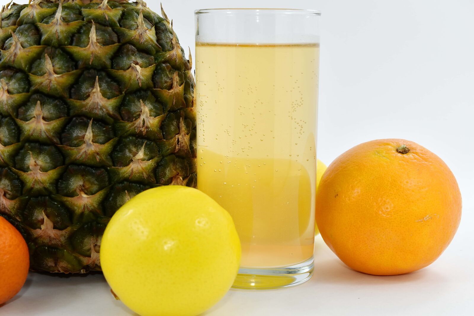 Nikon D5500 sample photo. Beverage, bubble, glass, lemon photography