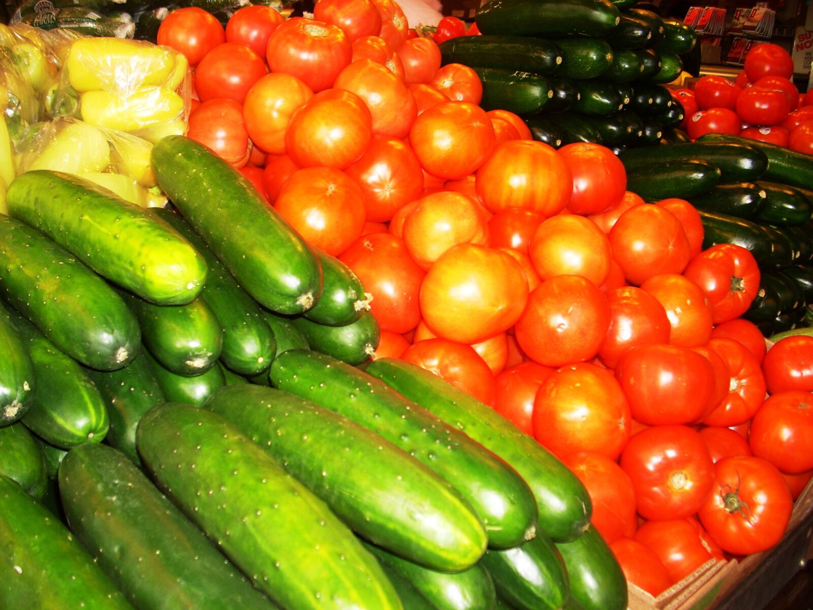 Nikon COOLPIX L11 sample photo. Vegetables, farmer's market, organic photography