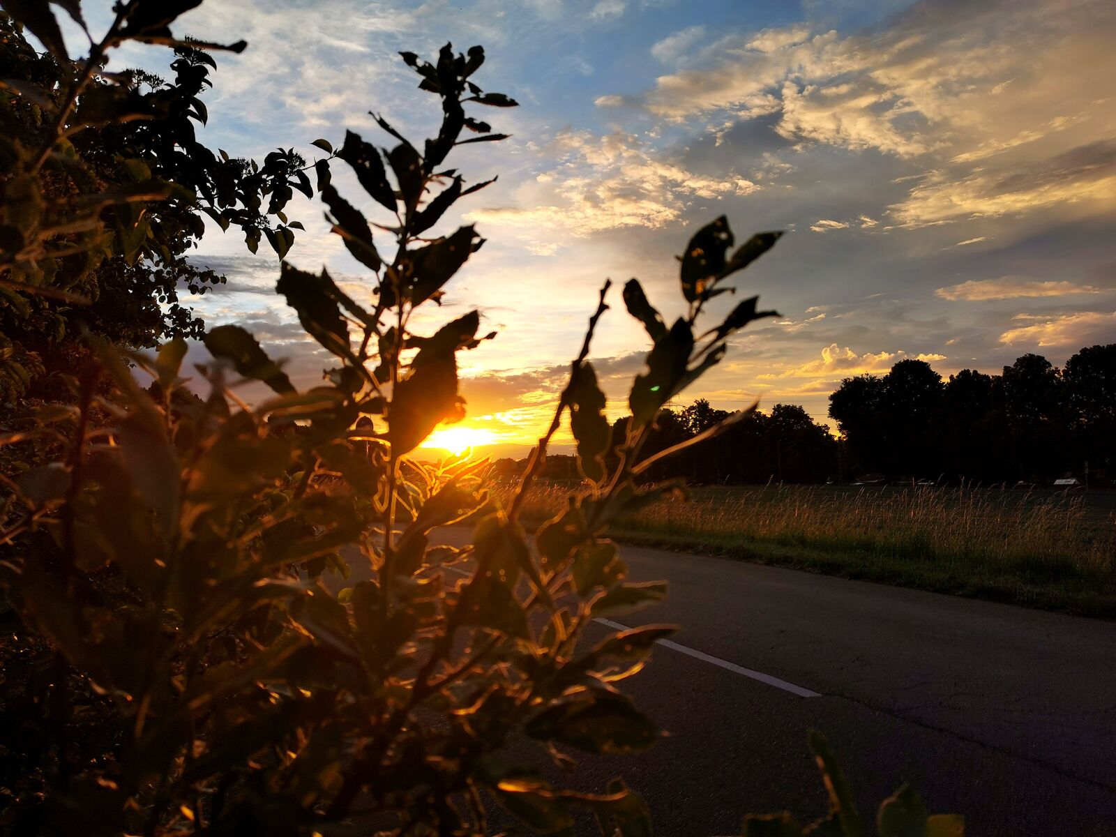 HUAWEI P30 sample photo. Sunset, sun, clouds photography
