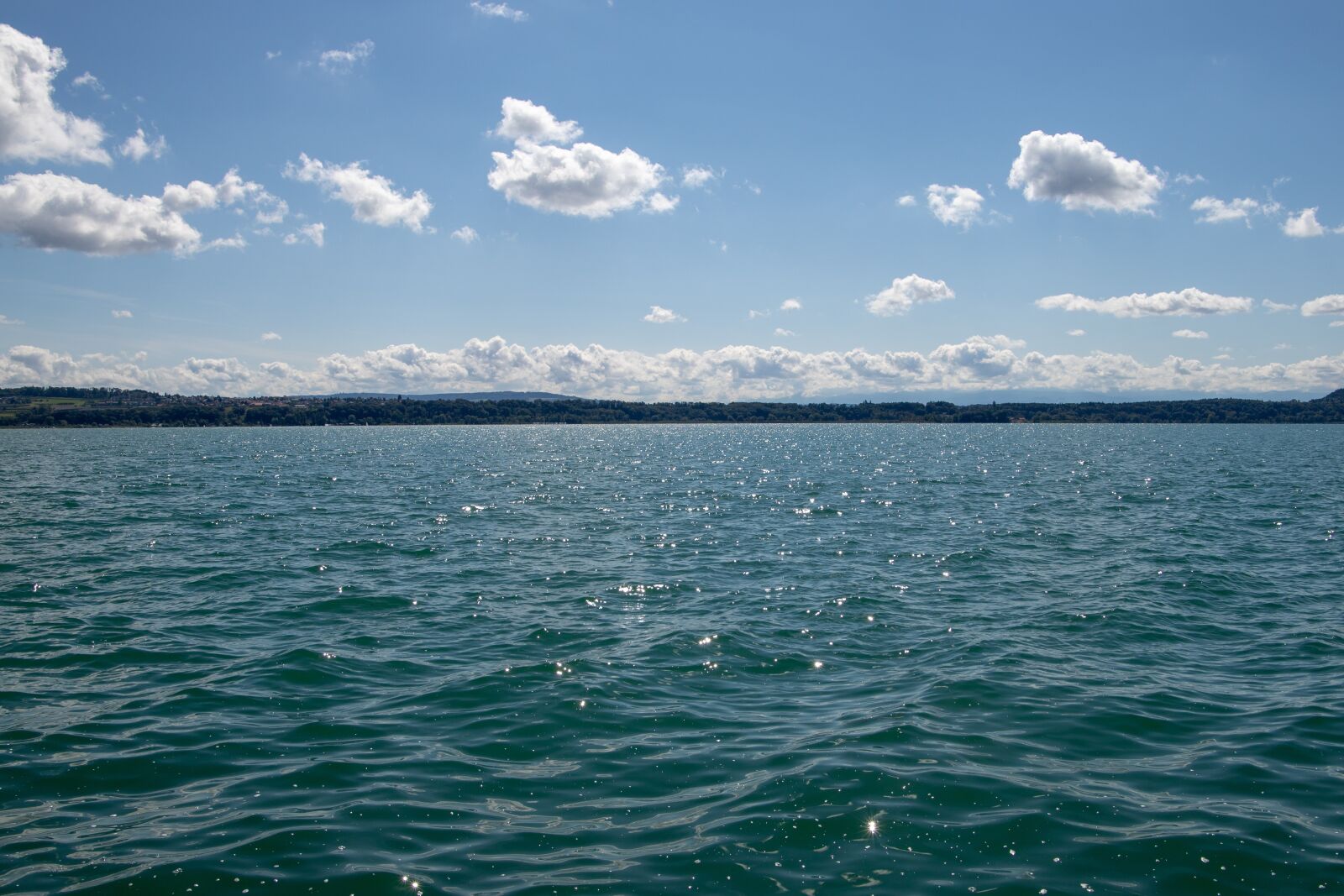 Canon EOS 6D Mark II sample photo. Lake, horizon, wide photography