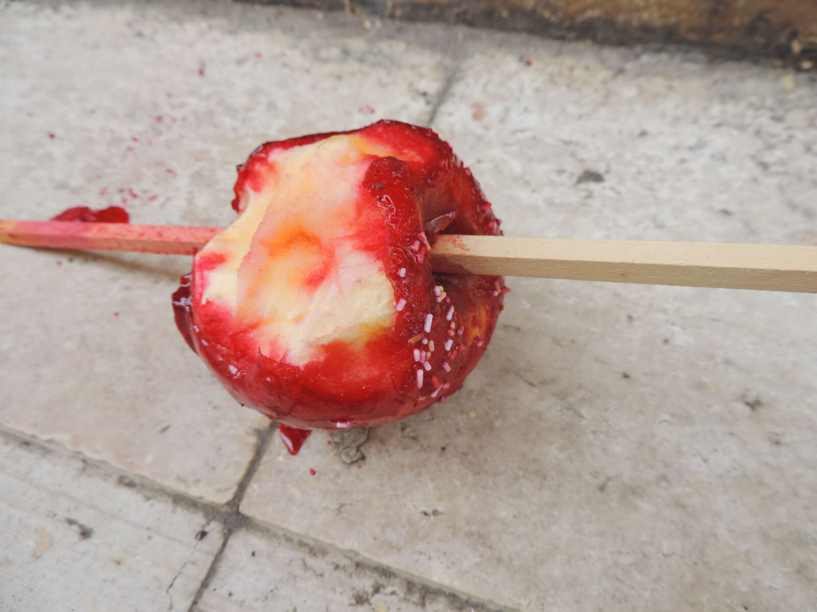 Nikon Coolpix P520 sample photo. Apple, dessert, stick, food photography