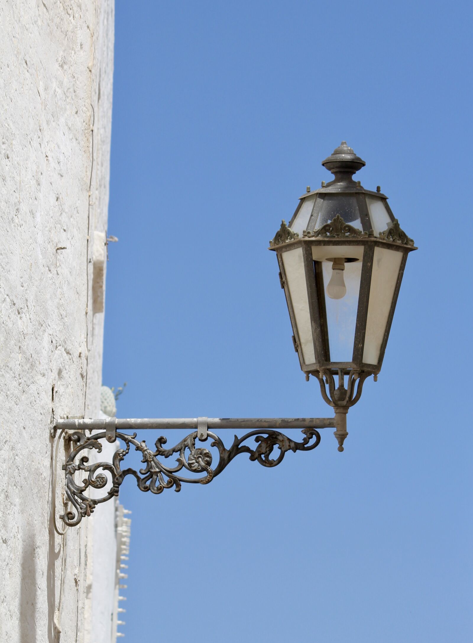 Canon EOS 1200D (EOS Rebel T5 / EOS Kiss X70 / EOS Hi) sample photo. Street lighting, old, lantern photography