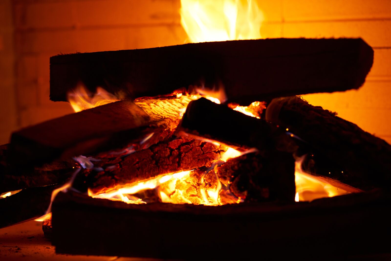 Sigma 85mm F1.4 DG HSM Art sample photo. Flame, ali, wood photography