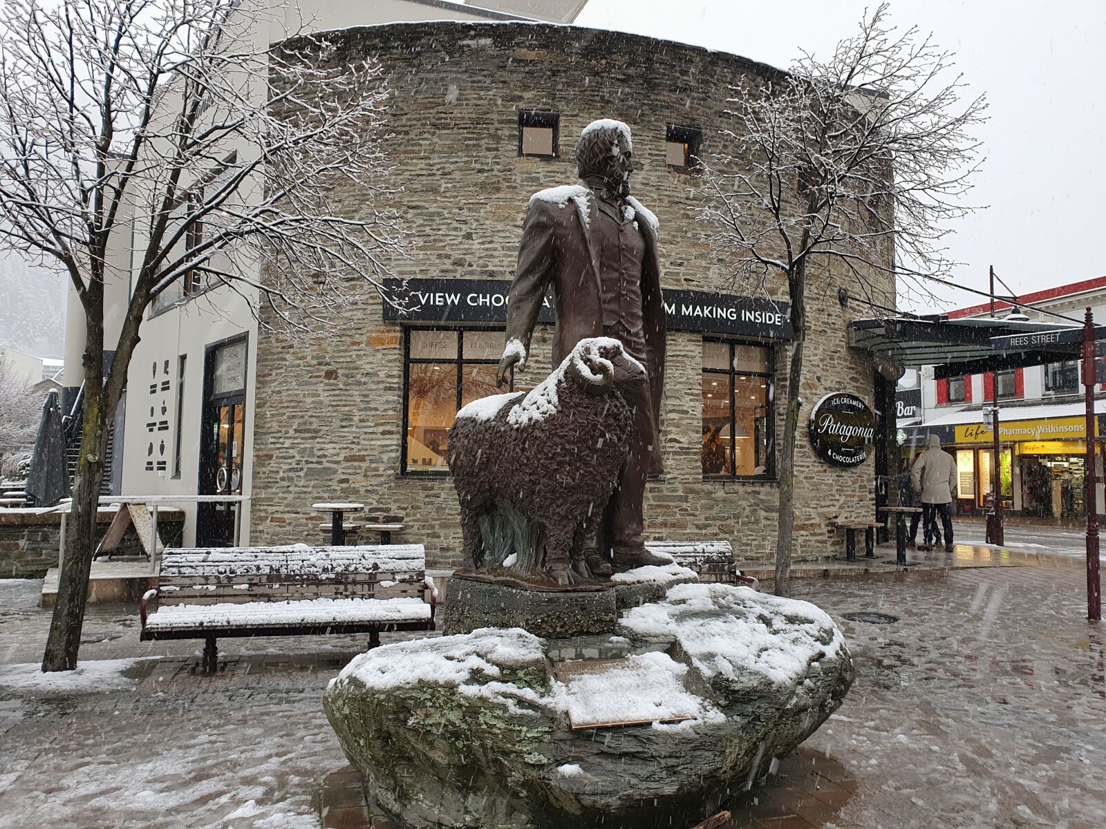 Samsung SM-G973F sample photo. Man, dog, statue photography