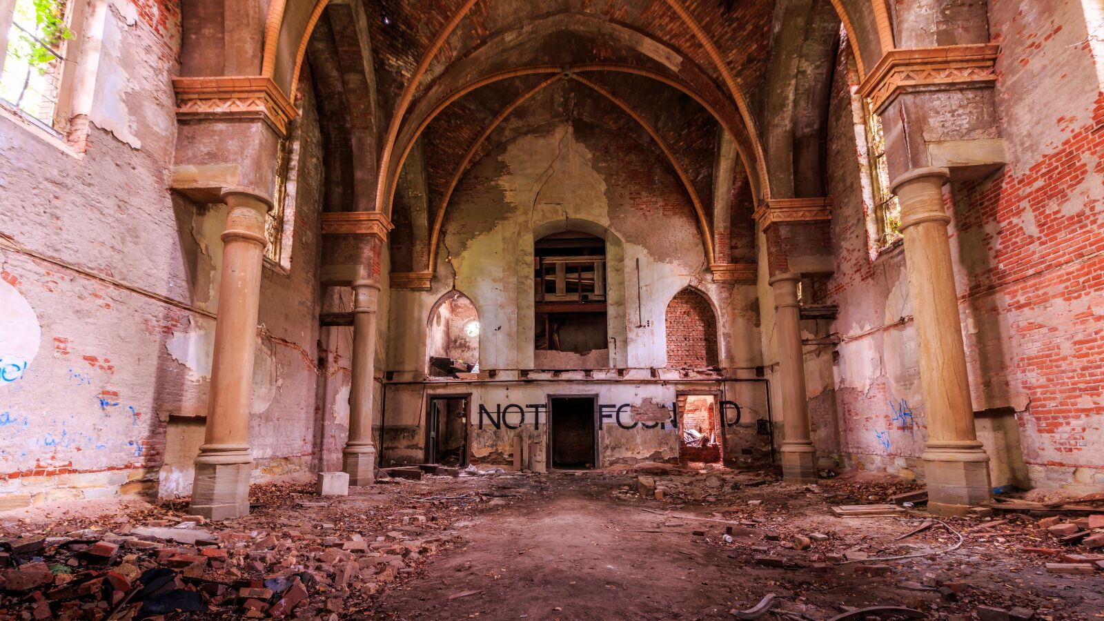 Canon EOS 70D sample photo. Lost place, church, lost photography
