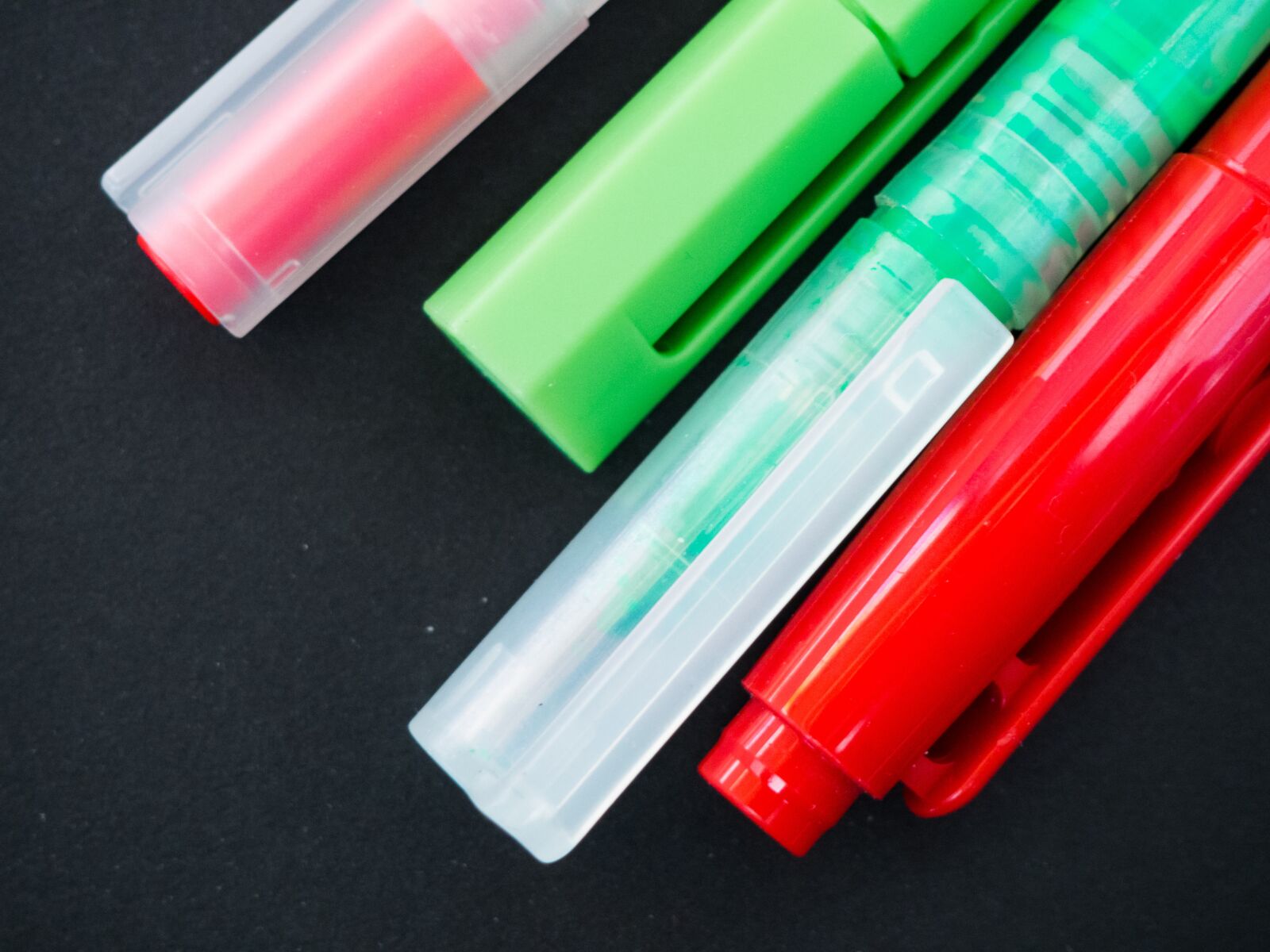 Olympus OM-D E-M10 sample photo. Pens, highlighters, markers photography