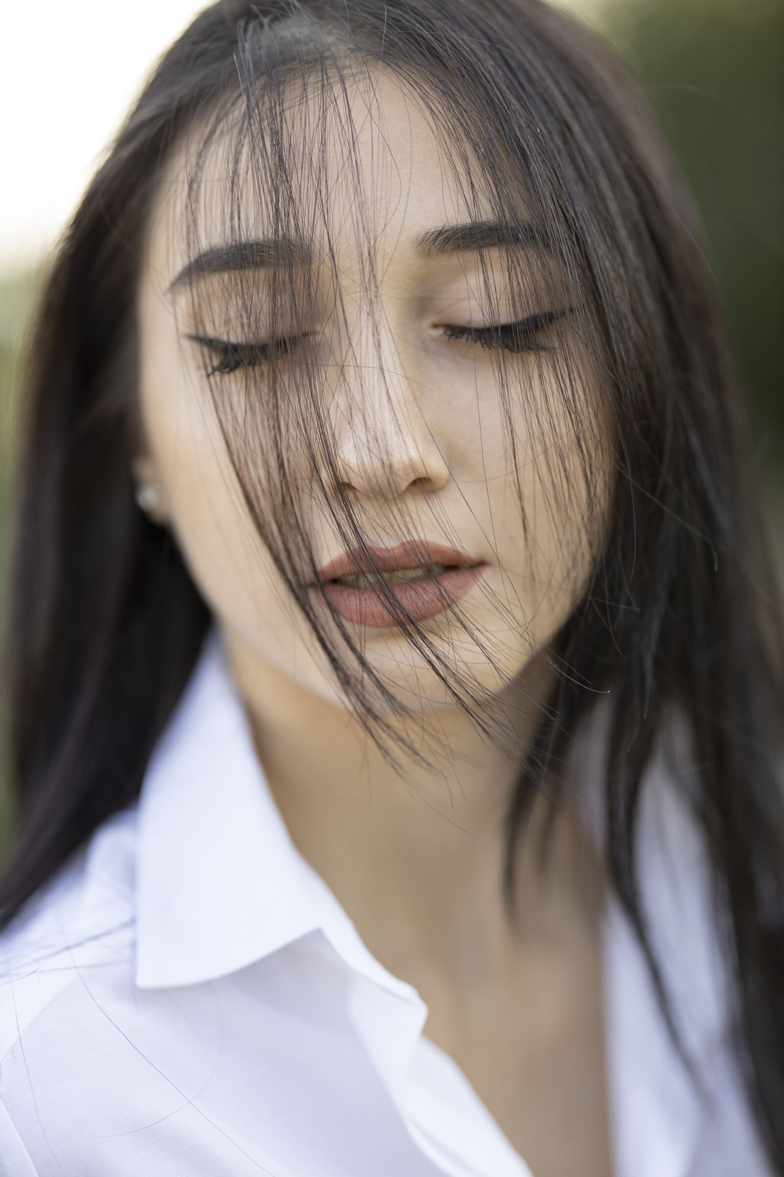 Canon RF 85mm F1.2L USM sample photo. Woman, pose, model photography