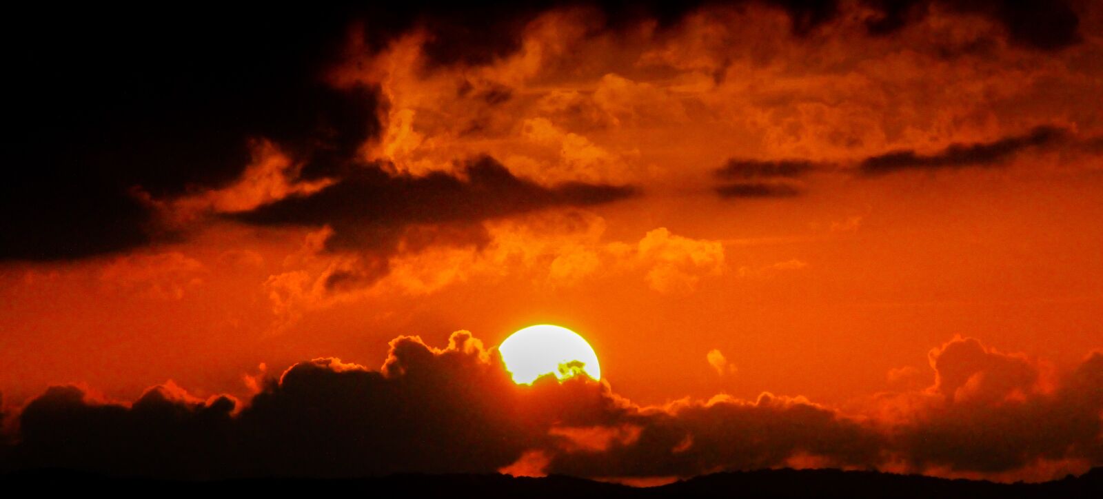 Canon EF-S 55-250mm F4-5.6 IS II sample photo. Sunset, sky, red photography