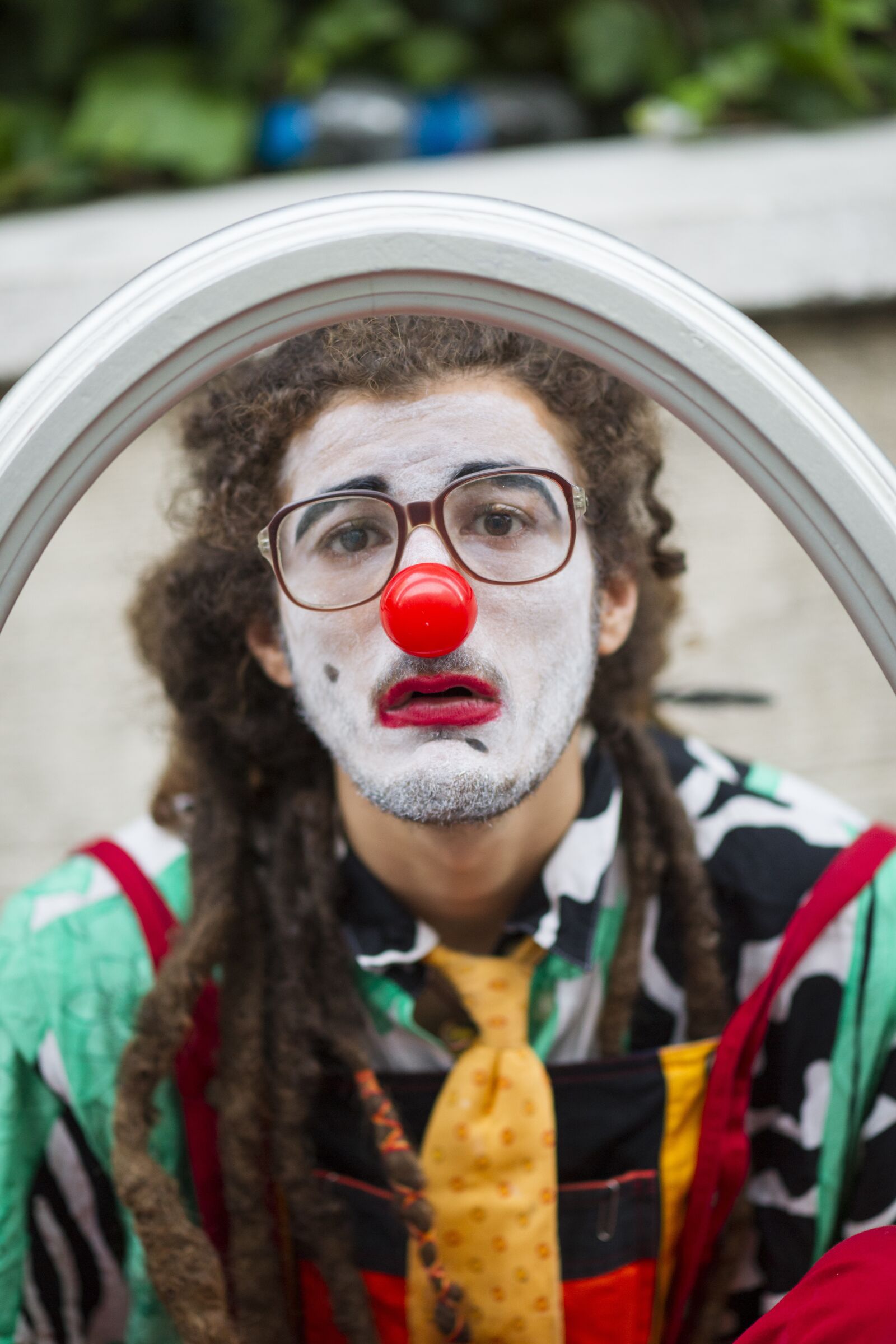 Sony Alpha DSLR-A850 + Sony Sonnar T* 135mm F1.8 ZA sample photo. Human, male, clown photography