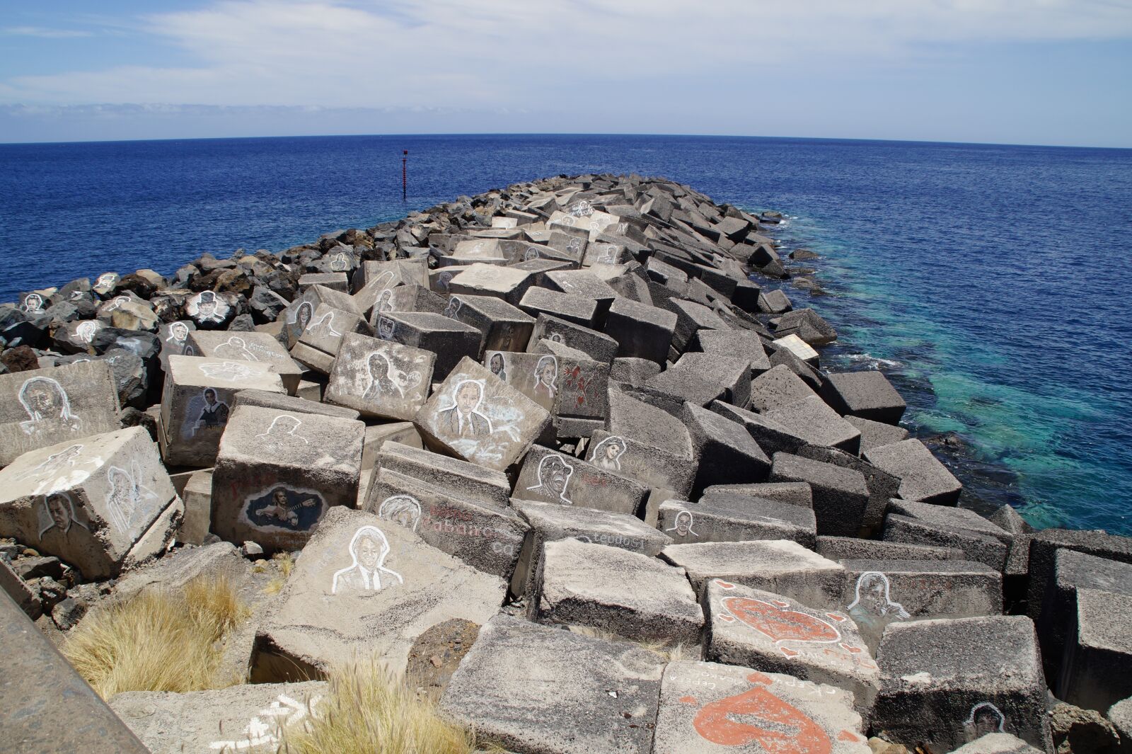 Sony SLT-A58 sample photo. Mole, bank, shore stones photography
