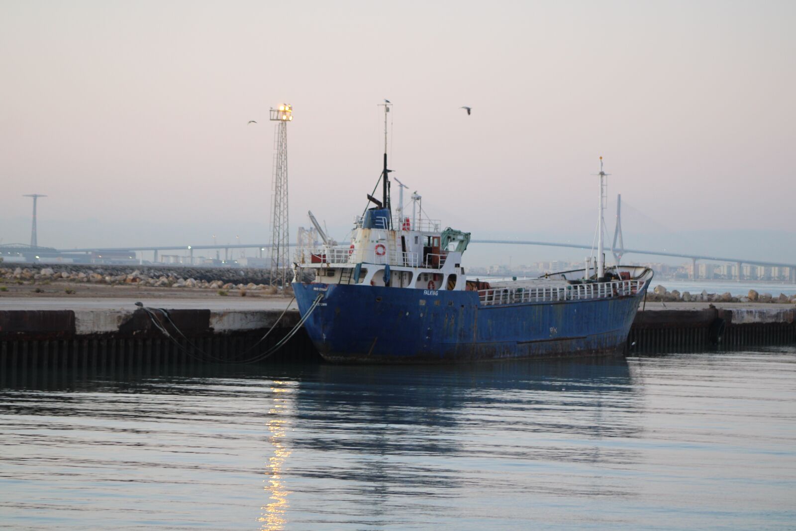 Canon EOS 2000D (EOS Rebel T7 / EOS Kiss X90 / EOS 1500D) sample photo. The port of santa photography