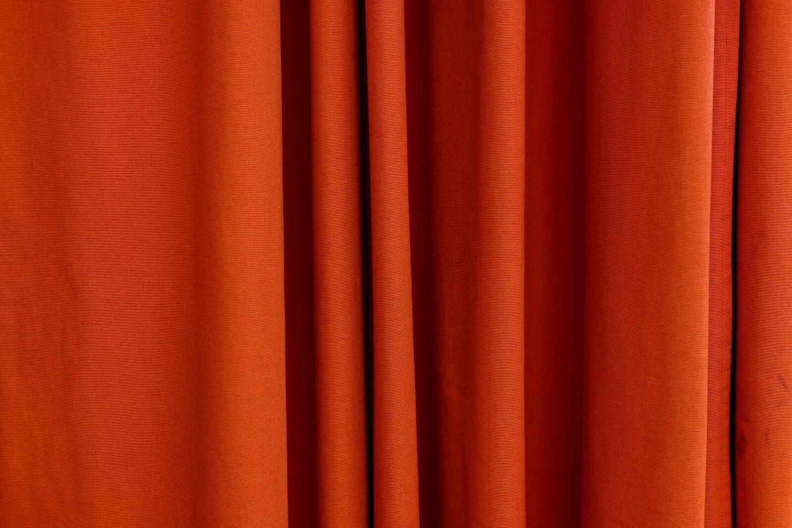Canon RF 70-200 F4L IS USM sample photo. Red curtain fabric photography