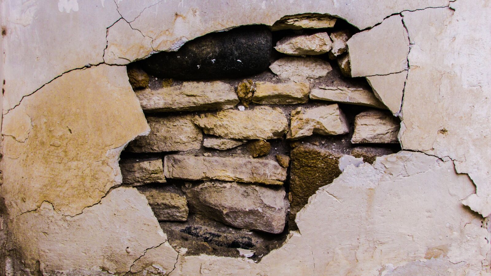 Canon PowerShot SX400 IS sample photo. Wall, damaged, crack photography