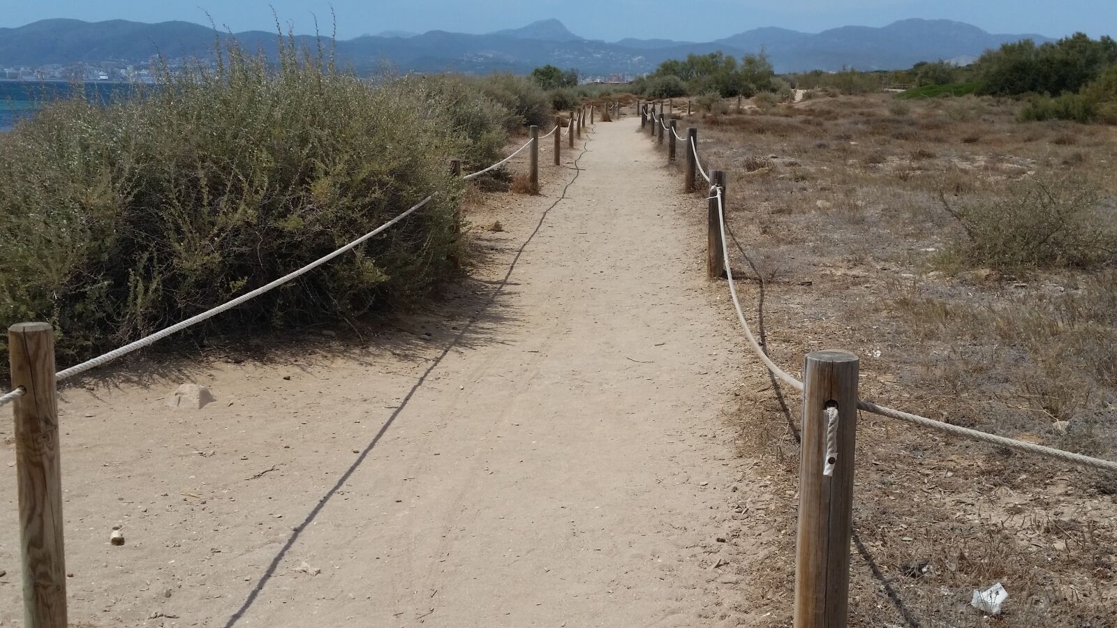 Samsung Galaxy S5 sample photo. Away, path, sand photography