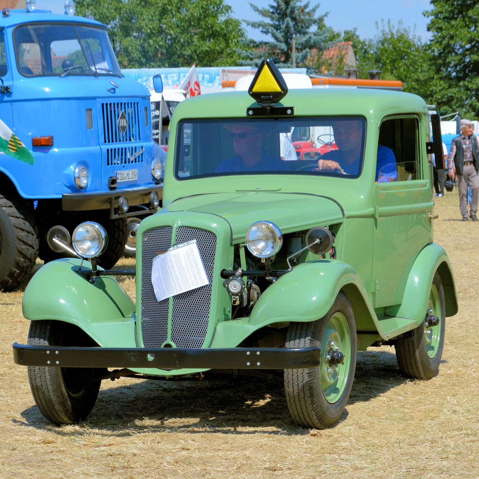 Nikon D3200 sample photo. Old car, oldtimer, historically photography