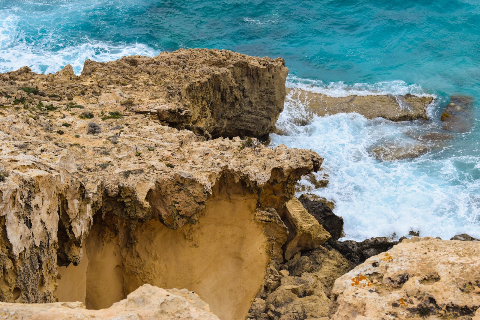 Nikon D3300 sample photo. Rocky coast, cliff, sea photography
