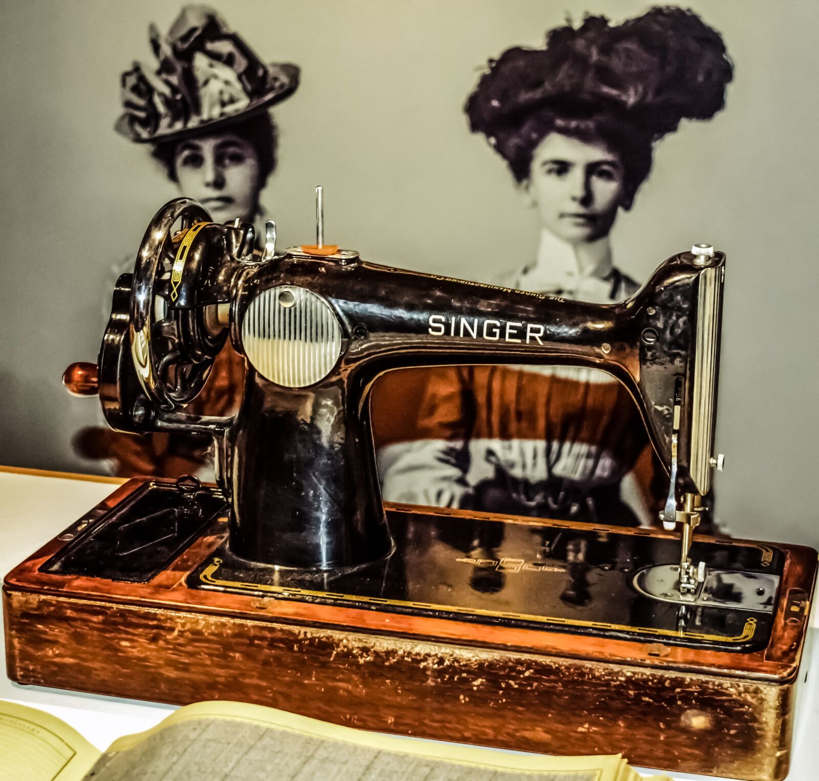 Nikon D3300 sample photo. Sewing machine, singer, old photography