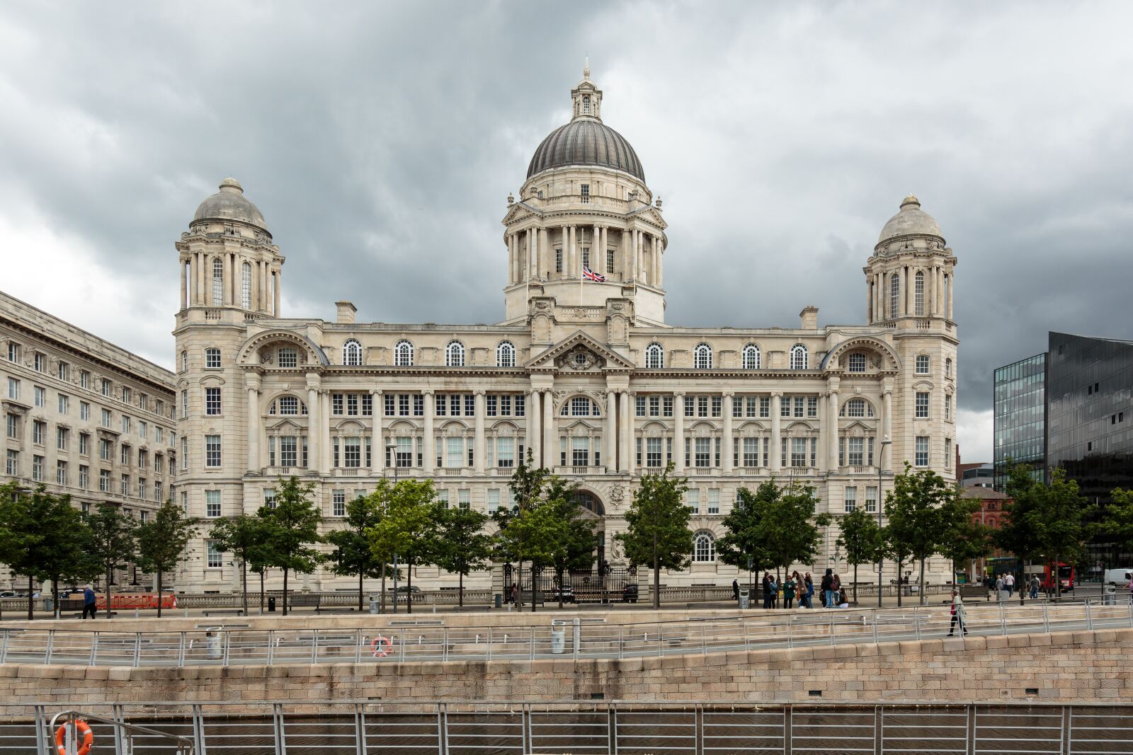 Canon EF 24-105mm F4L IS USM sample photo. Building, liverpool, england photography