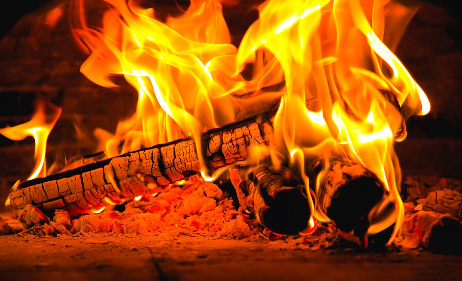 Canon EOS 6D + Canon EF 24-105mm F4L IS USM sample photo. Fireplace, wood, fire photography