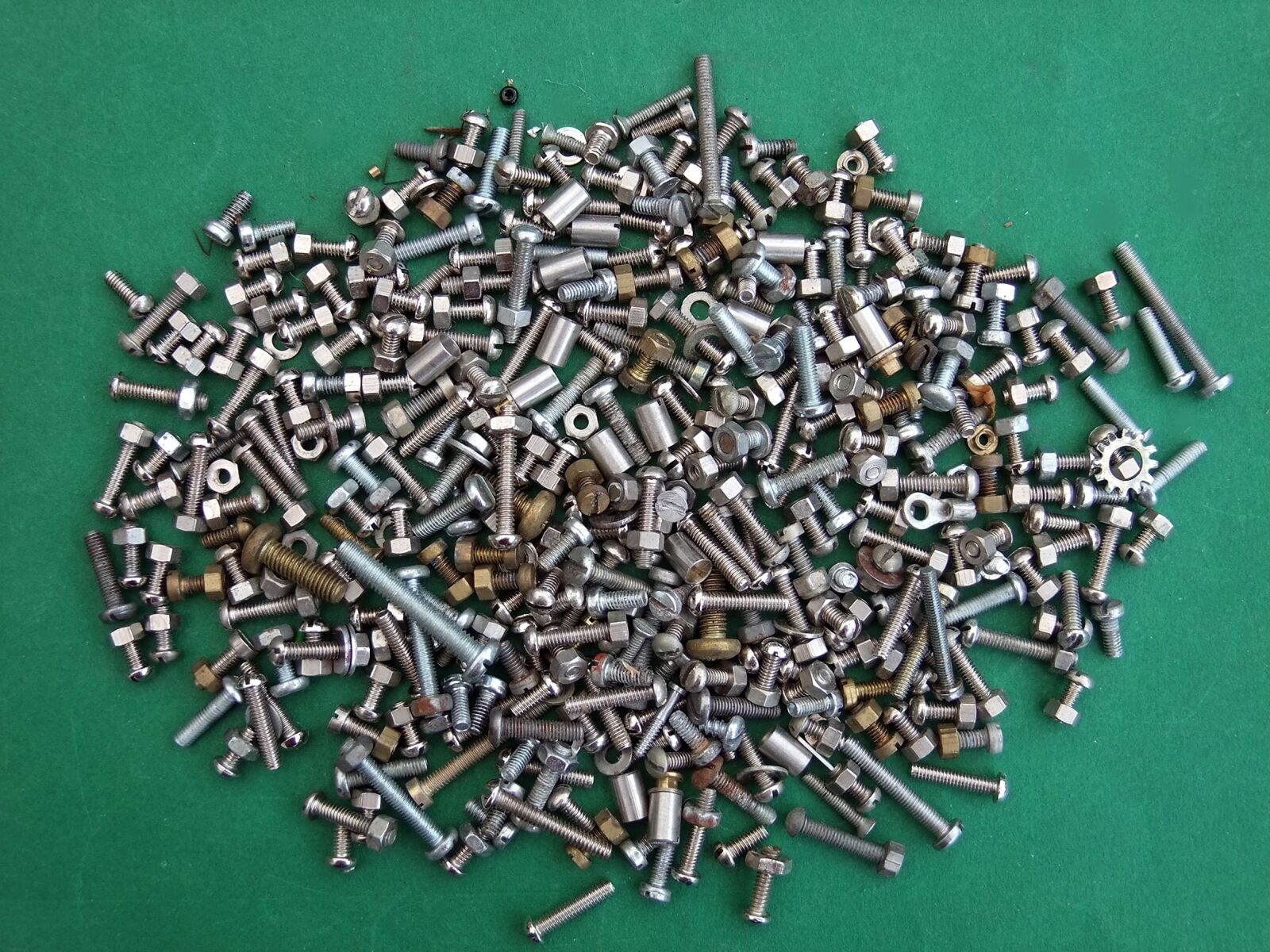FujiFilm FinePix S200EXR (FinePix S205EXR) sample photo. Nuts, bolts, screws photography