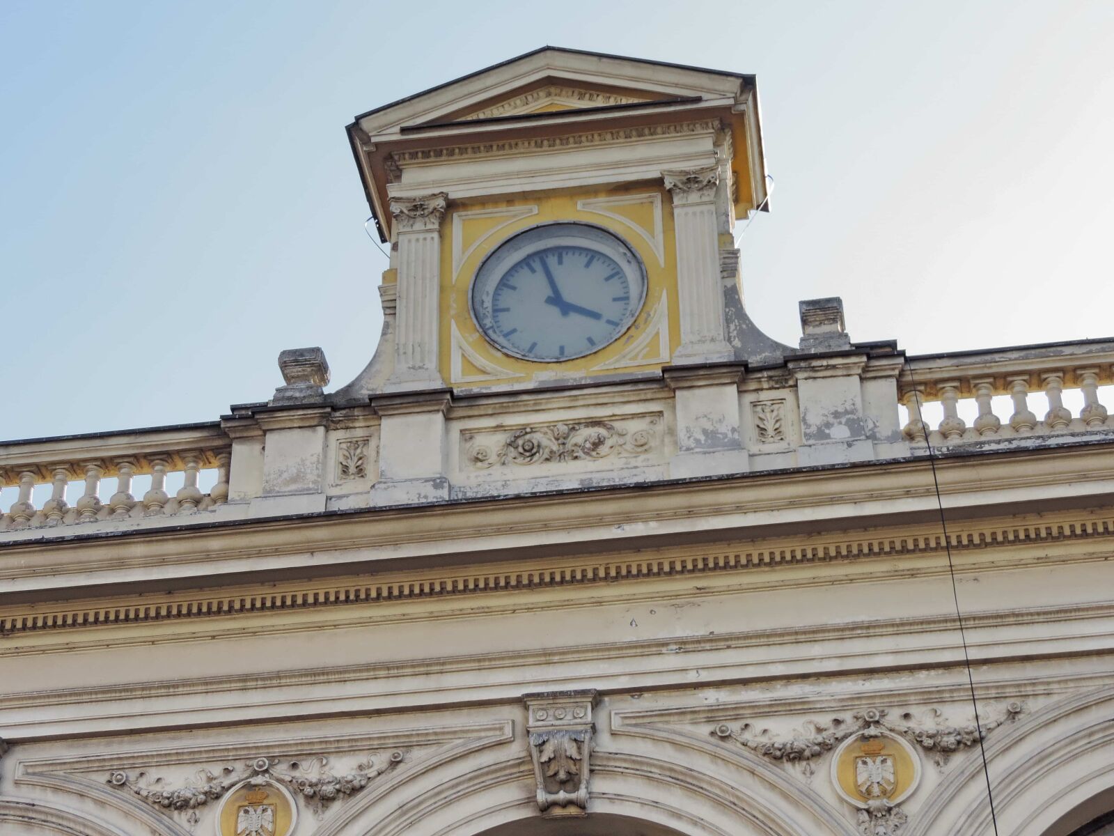 Nikon Coolpix P520 sample photo. Analog clock, baroque, capital photography