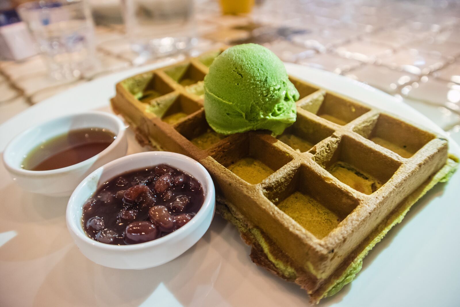 Canon EOS M10 sample photo. Dessert, ice-cream, food photography