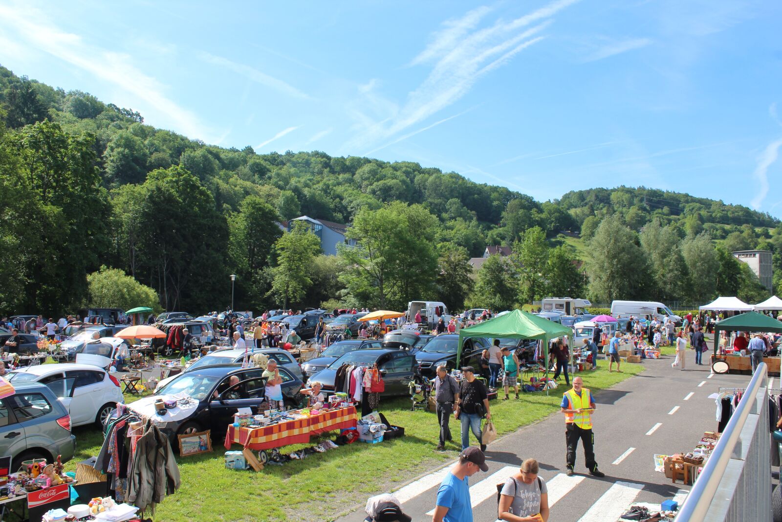 Canon EOS 1200D (EOS Rebel T5 / EOS Kiss X70 / EOS Hi) sample photo. Flea market, antique, wertheim photography