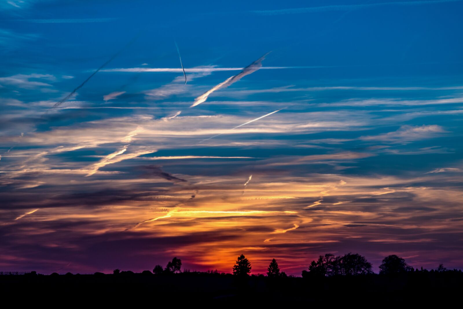 Canon EOS 750D (EOS Rebel T6i / EOS Kiss X8i) sample photo. Sunset, setting sun, evening photography