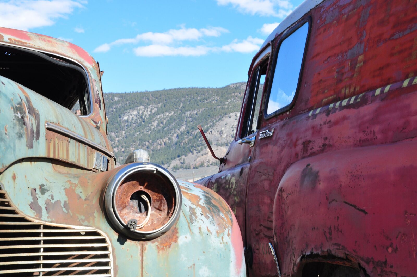 Nikon D90 sample photo. Car, oldtimer, rust photography