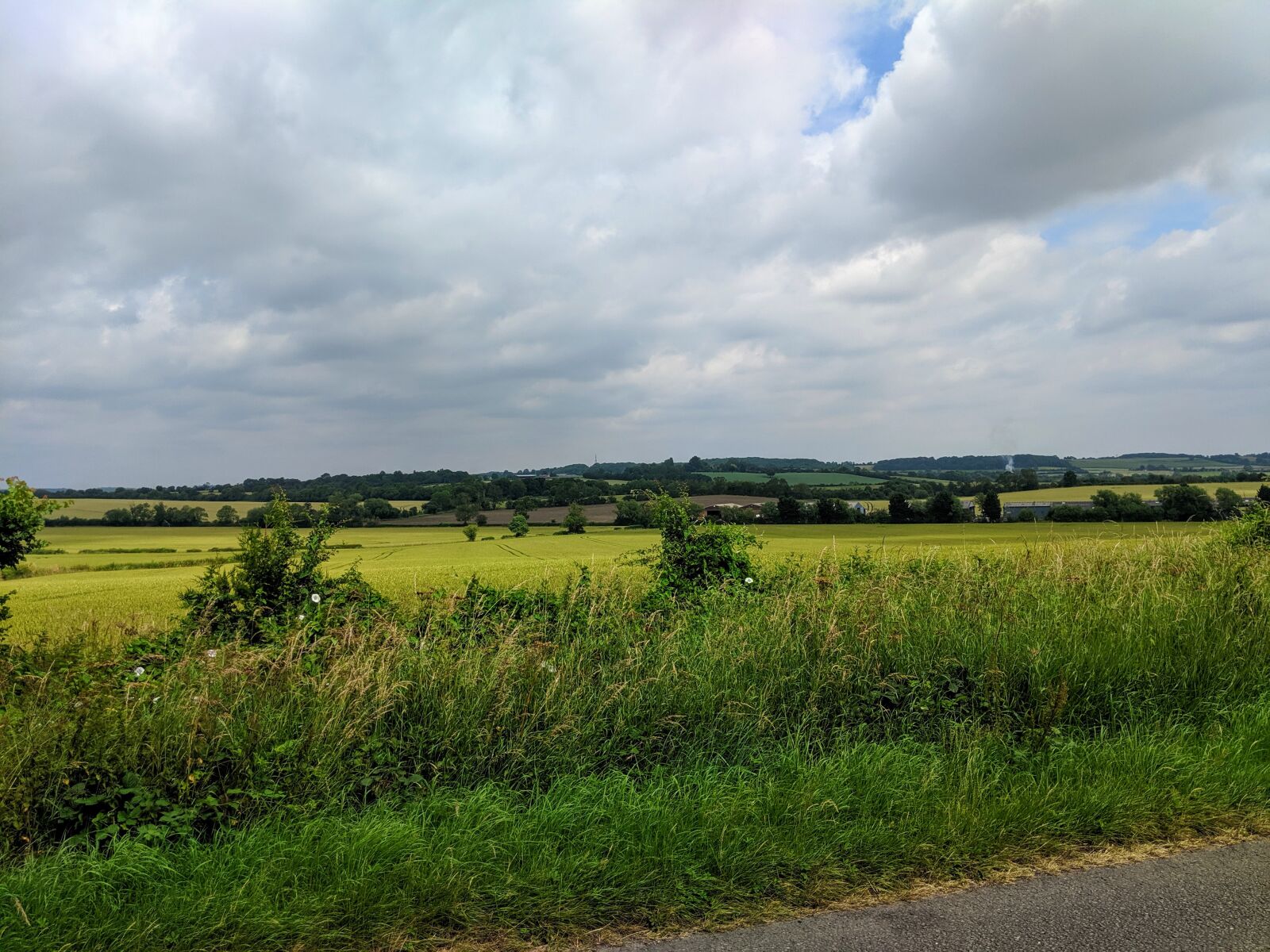 Google Pixel 2 sample photo. Field, horizon, countryside photography