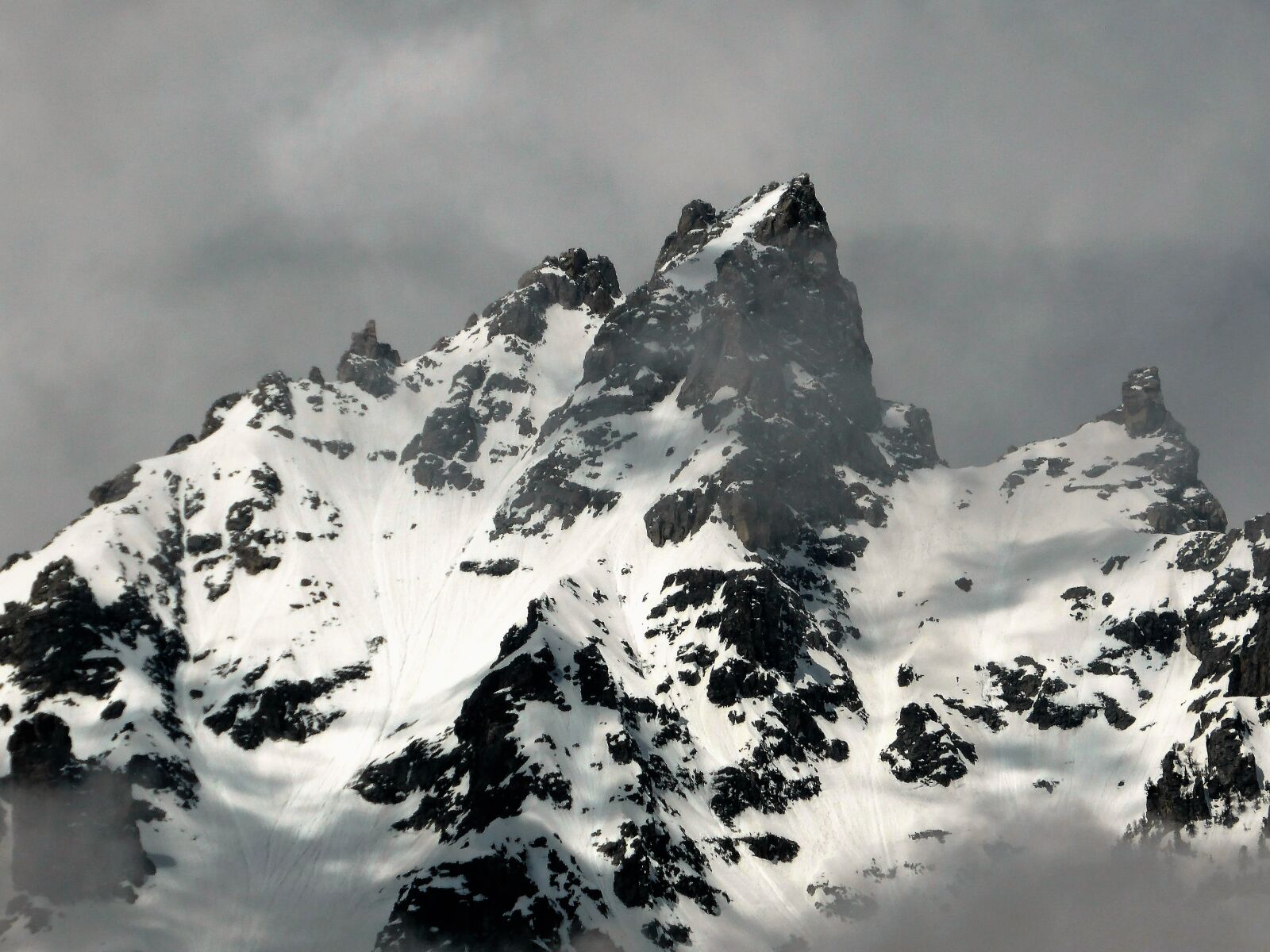 Panasonic Lumix DMC-ZS30 (Lumix DMC-TZ40) sample photo. Mountain, top, peak photography