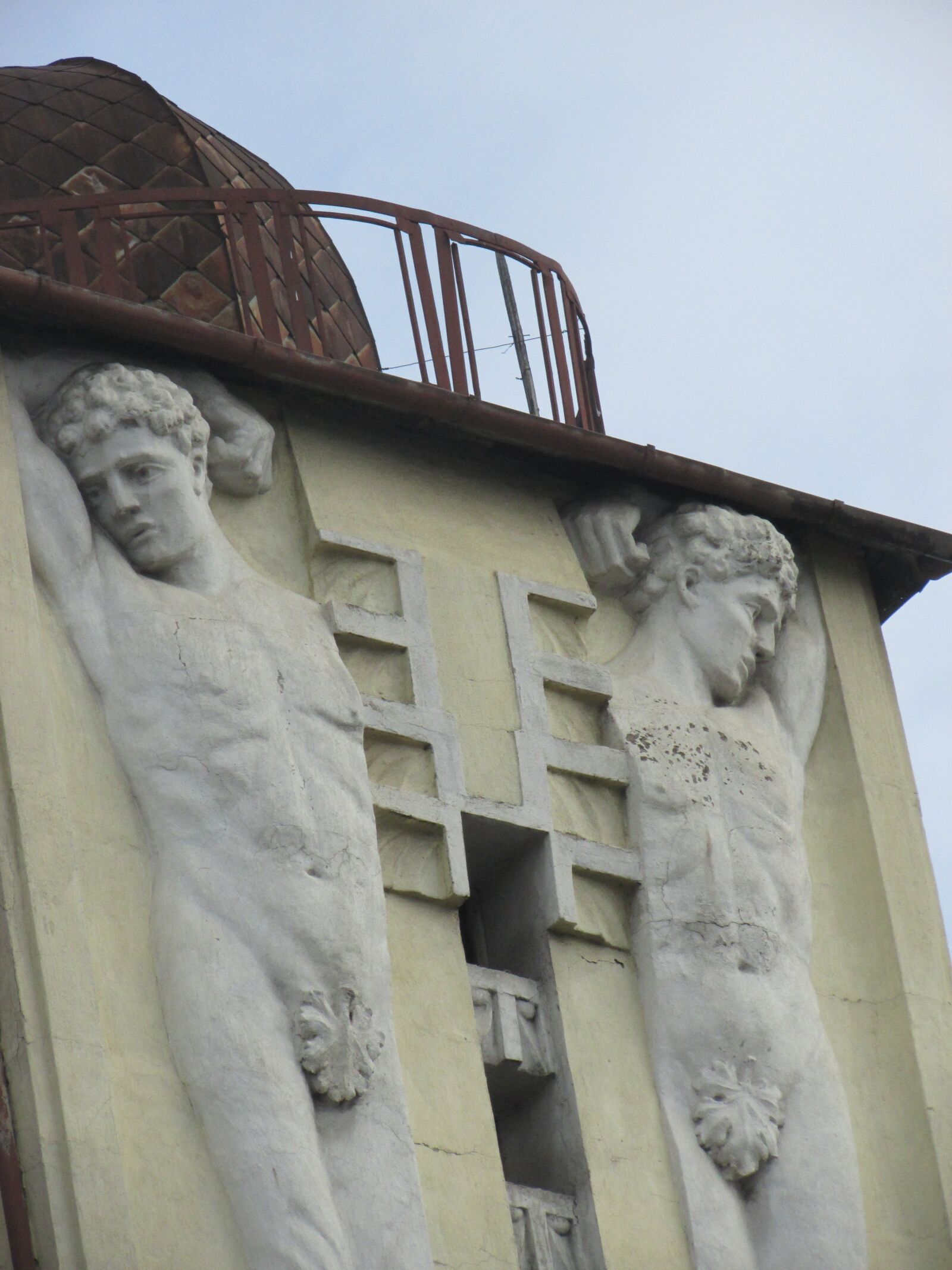 Canon PowerShot SX500 IS sample photo. Facade, architecture, man photography