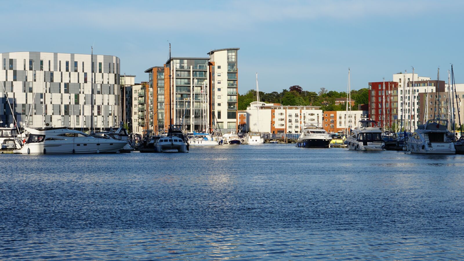 Sony a6300 + E 50mm F1.8 OSS sample photo. Boats, ipswich, holiday photography