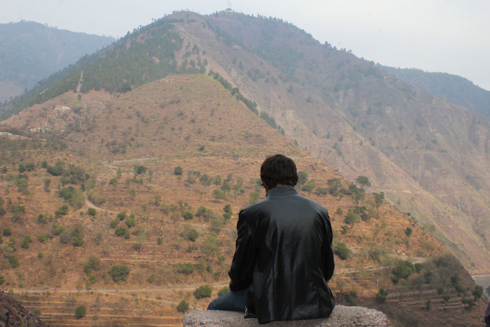 Canon EOS 1200D (EOS Rebel T5 / EOS Kiss X70 / EOS Hi) sample photo. Azad, kashmir, black, jacket photography