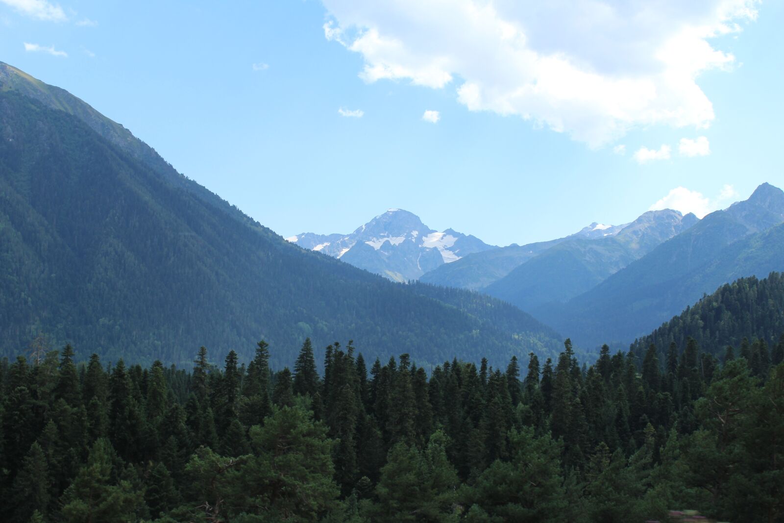Canon EOS 1200D (EOS Rebel T5 / EOS Kiss X70 / EOS Hi) sample photo. Mountains, pine, landscape photography