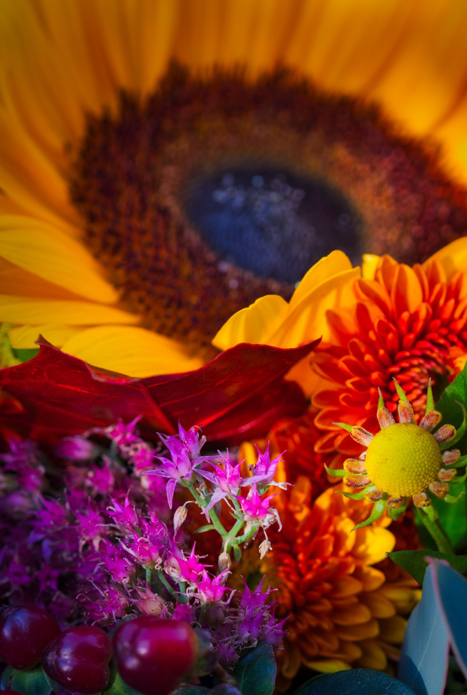 Canon EOS 200D (EOS Rebel SL2 / EOS Kiss X9) sample photo. Bouquet, sunflower, yellow photography