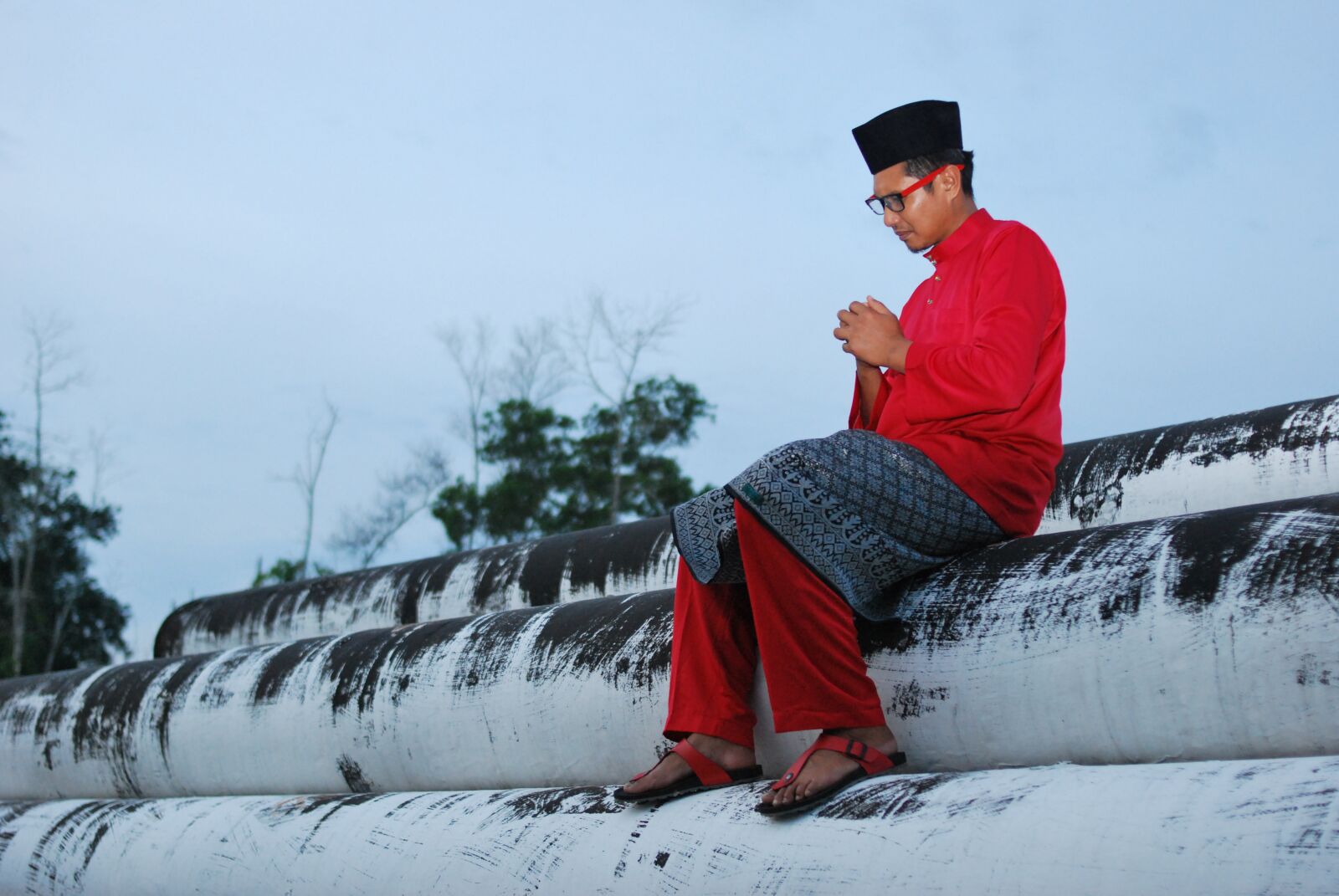 Nikon D60 sample photo. Hari raya, ramadan, merah photography