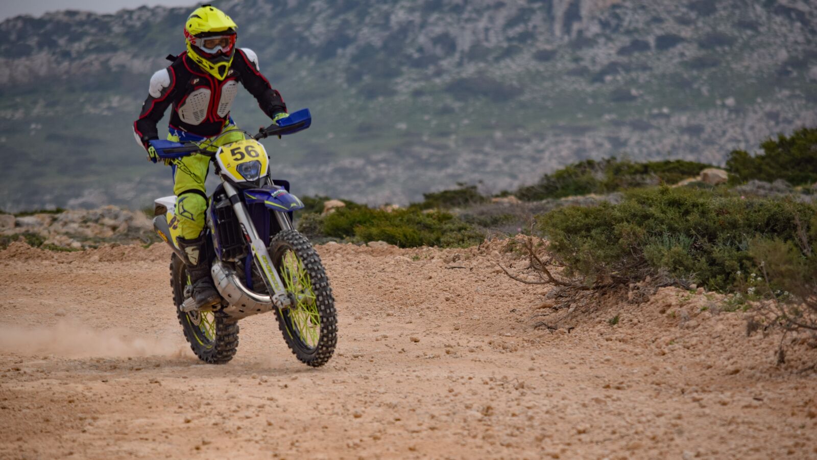 Nikon D3300 sample photo. Hurry, soil, bike photography