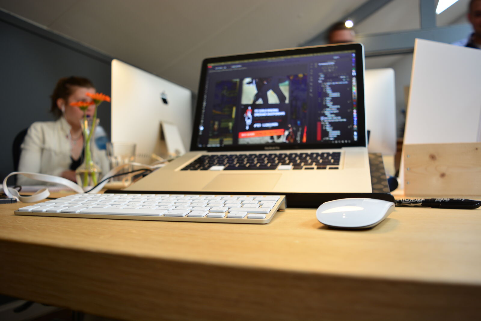 Nikon D5200 sample photo. Keyboard, macbook, mouse, office photography