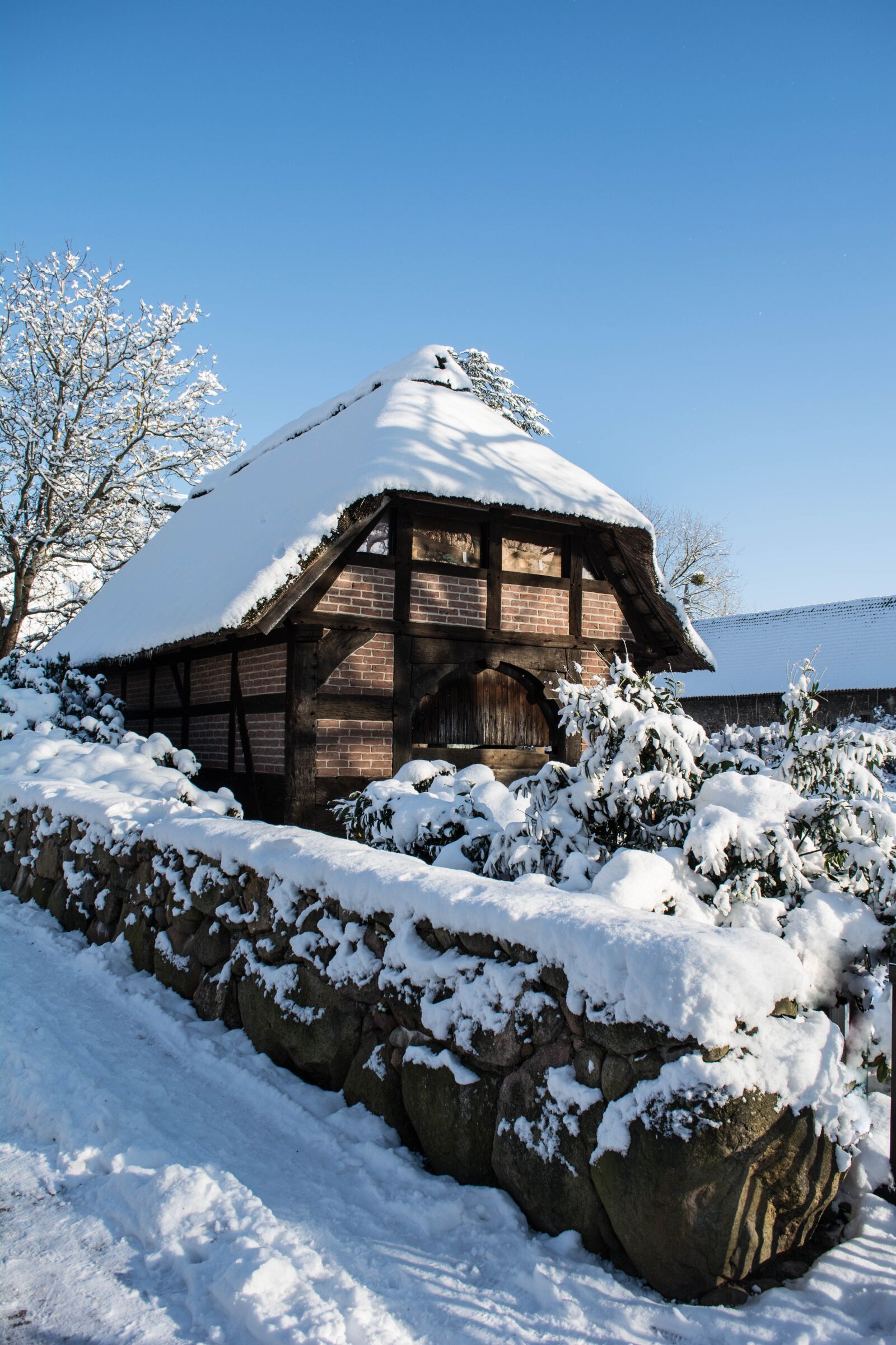 Nikon D5200 sample photo. Snow, truss, fachwerkhaus photography