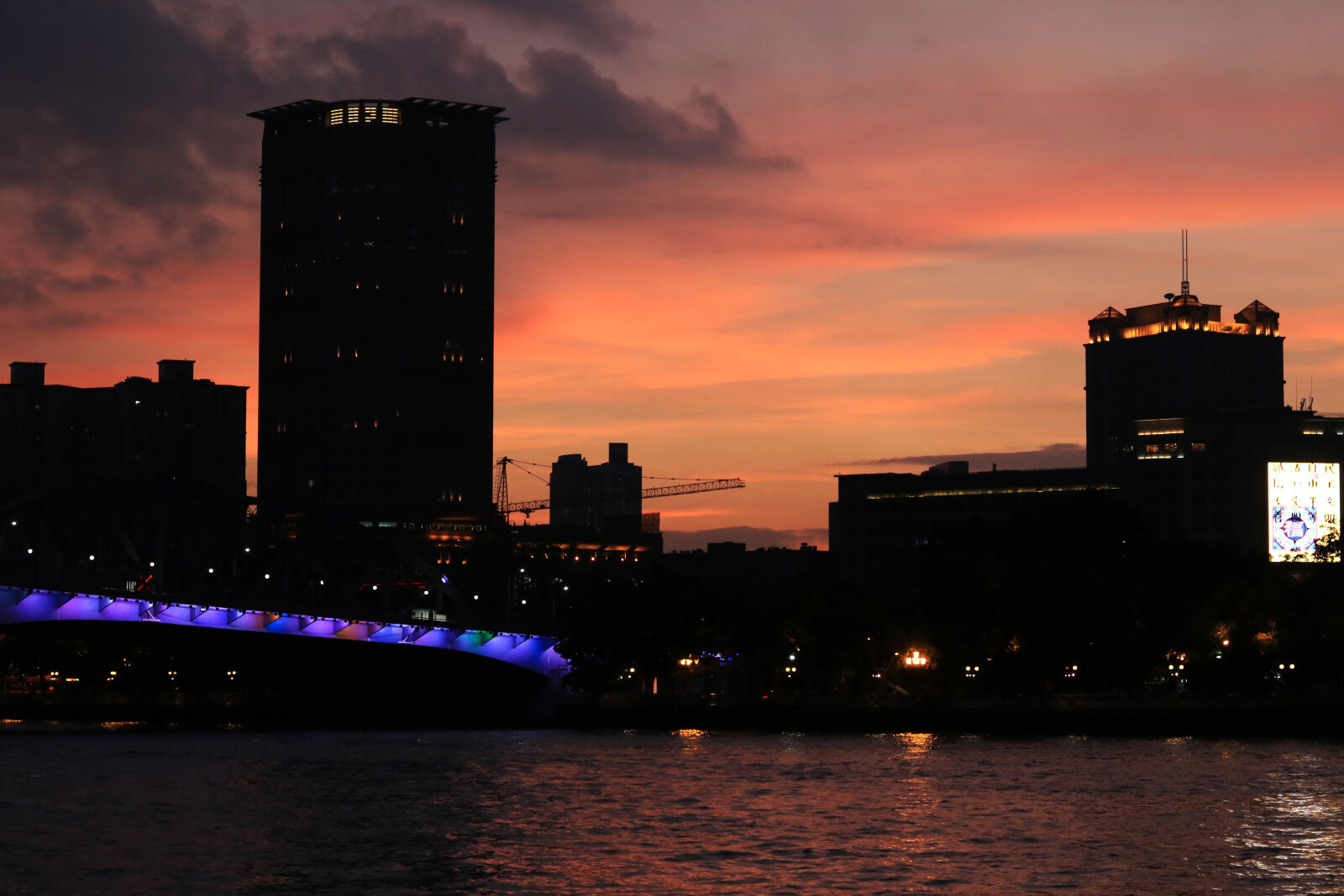Canon EOS 760D (EOS Rebel T6s / EOS 8000D) + Canon EF 50mm F1.8 STM sample photo. Red, river, sunset photography