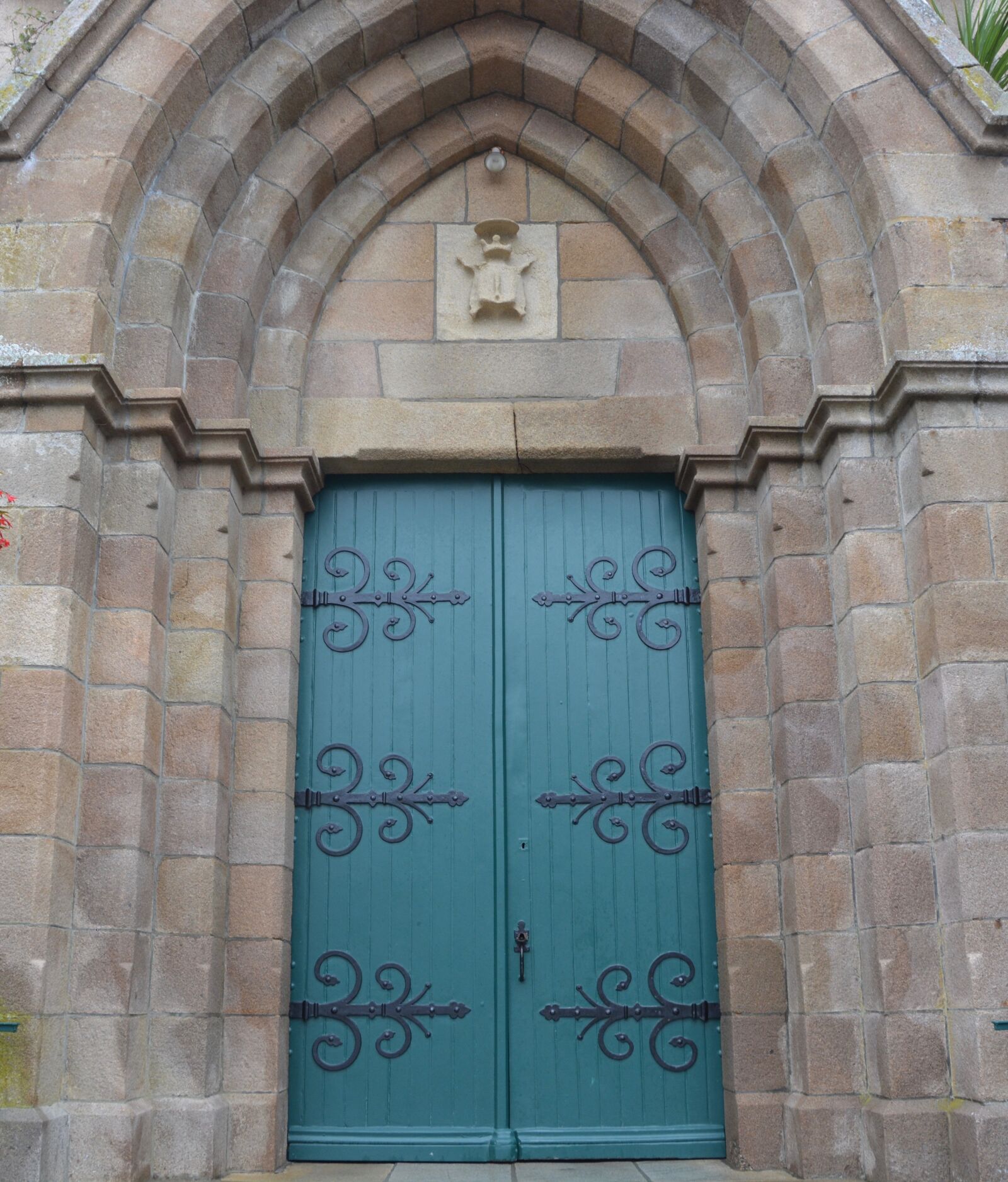 Nikon D5200 sample photo. Portal church, cathedral, green photography